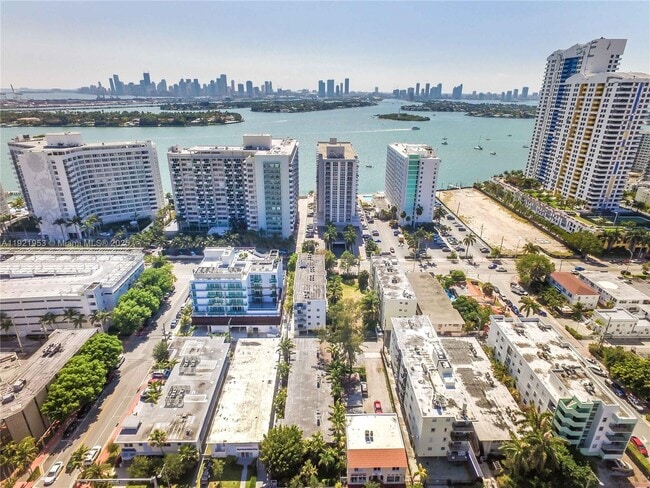 1225 West Ave in Miami Beach, FL - Building Photo - Building Photo