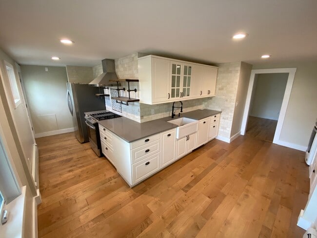 10 Willow Ct, Unit 1 in Arlington, MA - Foto de edificio - Building Photo