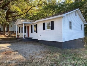 517 W Henry St in Belmont, NC - Building Photo - Building Photo