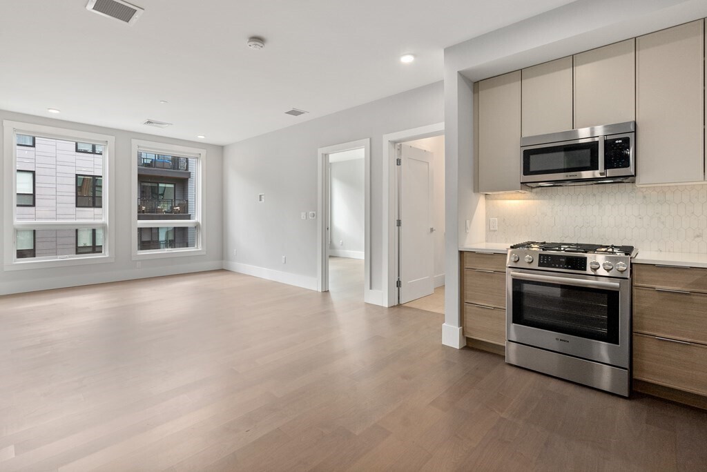 3193 Washington St, Unit PH3 in Boston, MA - Foto de edificio