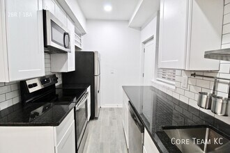 7 E 38th St in Kansas City, MO - Building Photo - Building Photo