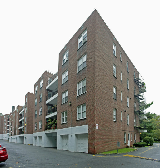 110-150 Draper Ln in Dobbs Ferry, NY - Building Photo - Building Photo