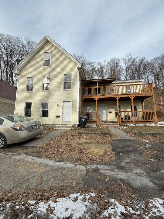 156 W Bow St in Franklin, NH - Building Photo