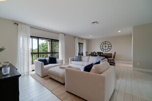 11355 Pond View Dr in Wellington, FL - Building Photo