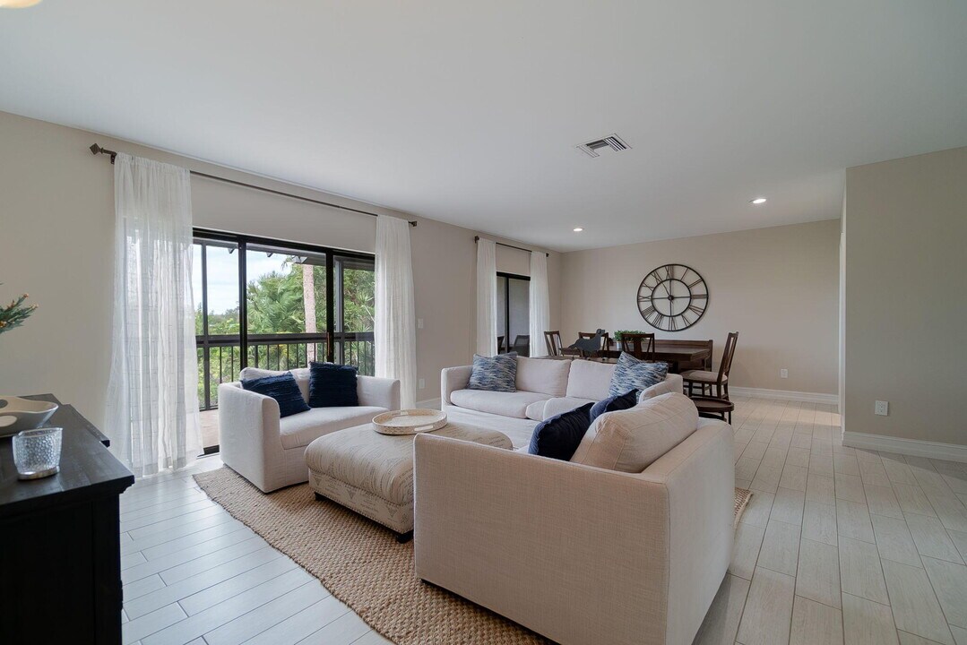 11355 Pond View Dr in Wellington, FL - Building Photo