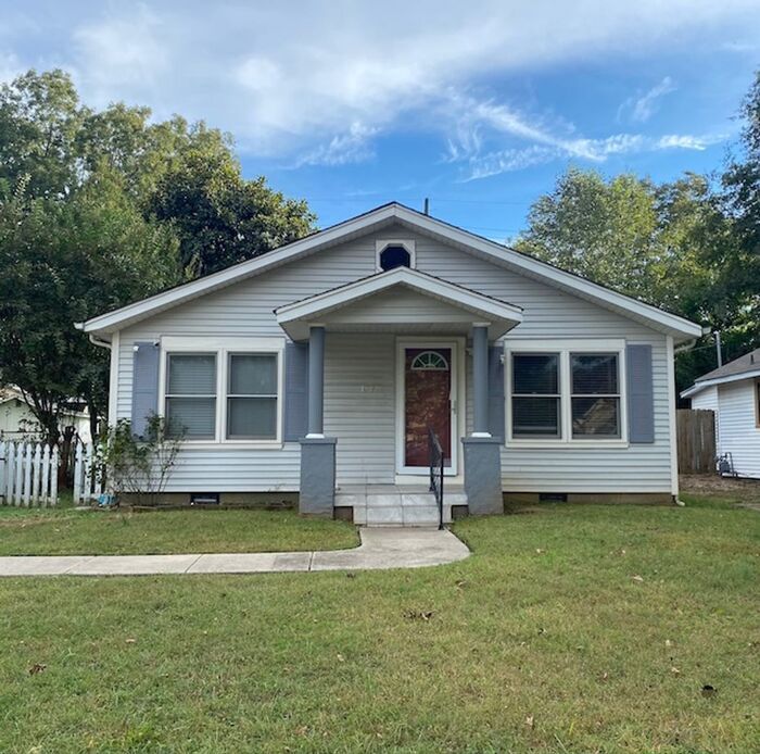 1112 NE Wellman Ave in Huntsville, AL - Foto de edificio