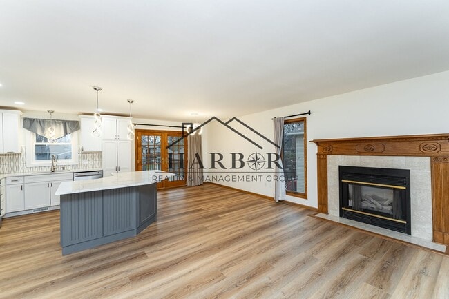 property at 1709-8 1/2 8 1/2 Ave SE