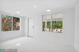 2201 NE 9th Ave-Unit -3 in Wilton Manors, FL - Building Photo - Building Photo