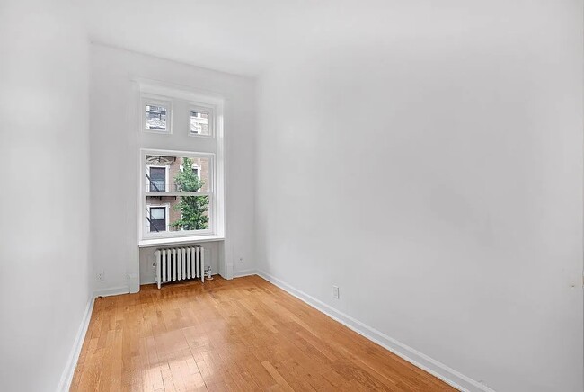331 W 85th St