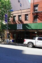 218 W 17th St in New York, NY - Building Photo - Building Photo