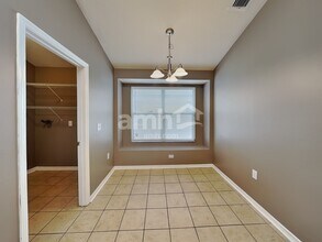 22611 Roderick Dr in Land O Lakes, FL - Foto de edificio - Building Photo