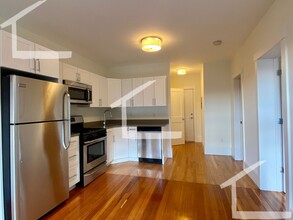81 Harvard St in Brookline, MA - Building Photo - Building Photo