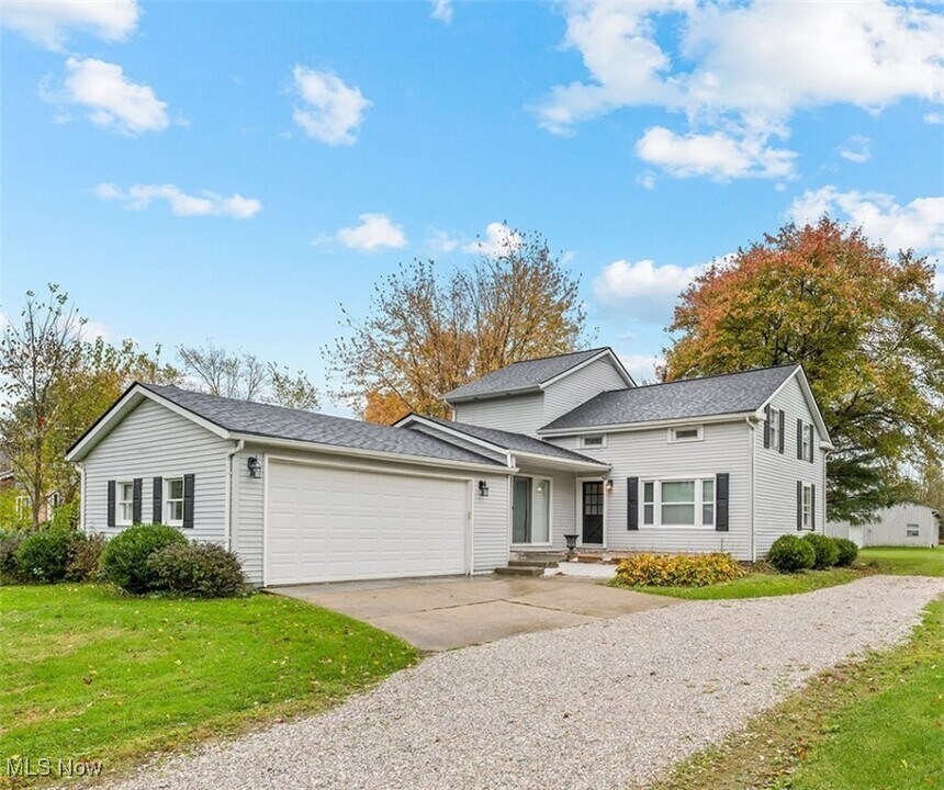 3060 Ravenna St in Hudson, OH - Building Photo