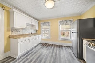 33 Bay View Terrace, Unit 3 in Newburgh, NY - Building Photo