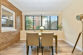 24 Juniper St in Brookline, MA - Foto de edificio - Building Photo