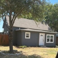 203 W Purdom in Alvarado, TX - Building Photo