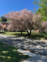 Brooklawn Gardens in Wayne, NJ - Building Photo - Building Photo