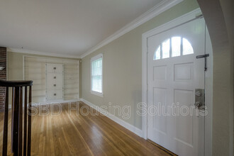 1825 S Vassar Ave in Independence, MO - Building Photo - Building Photo