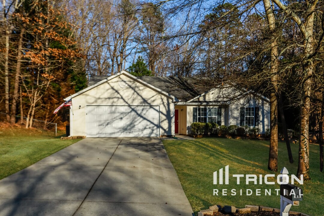 618 Red Fox Ln in Auburn, GA - Building Photo