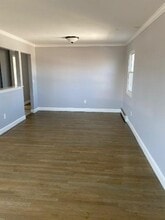 27 Division Ave in Levittown, NY - Building Photo - Building Photo