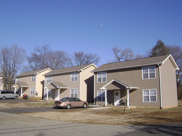 108 Howard St in Maryville, TN - Building Photo