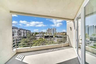 2233 Martin, 405 in Irvine, CA - Building Photo - Building Photo