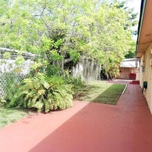 1830 NE 175th St in North Miami Beach, FL - Building Photo - Building Photo