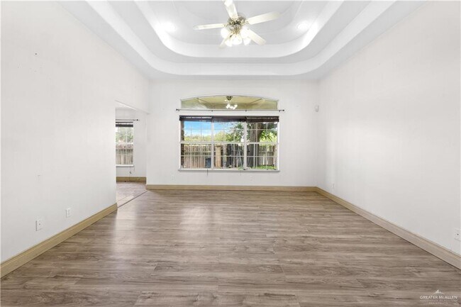 10 N 29th St in McAllen, TX - Building Photo - Building Photo