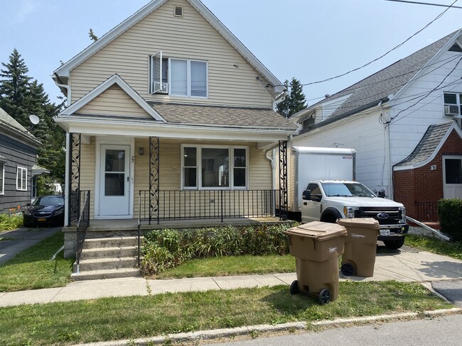 73 Randolph Ave, Unit 2 in Buffalo, NY - Foto de edificio - Building Photo