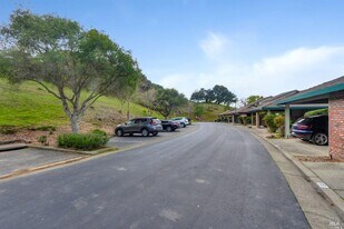 16 Tudor Ct in San Rafael, CA - Building Photo