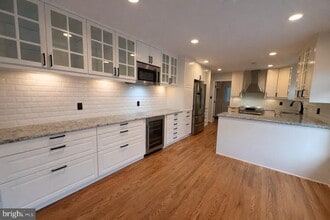 1744 Lockerbie Ln in Vienna, VA - Building Photo - Building Photo