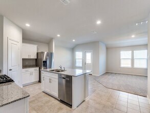 528 Bronze Cir W in Springtown, TX - Building Photo - Building Photo