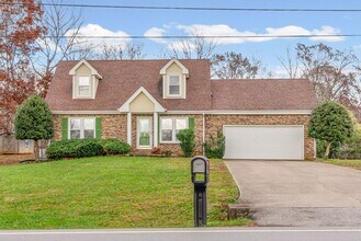 187 Old Farmers Rd in Clarksville, TN - Building Photo - Building Photo