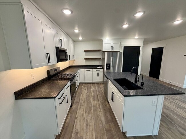 property at 3 B Raven Rdg Rd