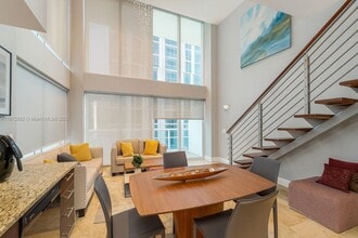 41 SE 5th St, Unit 602 in Miami, FL - Building Photo - Building Photo