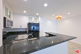 11750 Sunset Blvd in Los Angeles, CA - Building Photo - Building Photo