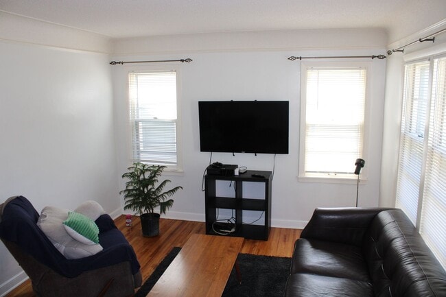 5749 23rd Ave S in Minneapolis, MN - Building Photo - Building Photo