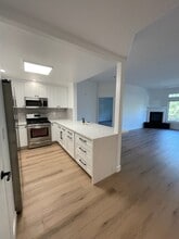 4477 Woodman Ave, Unit Woodman Villas #209 in Sherman Oaks, CA - Building Photo - Building Photo