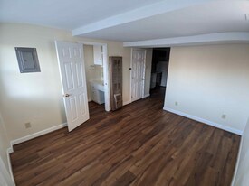 1612 Alexandria Dr, Unit 8 in Lexington, KY - Building Photo