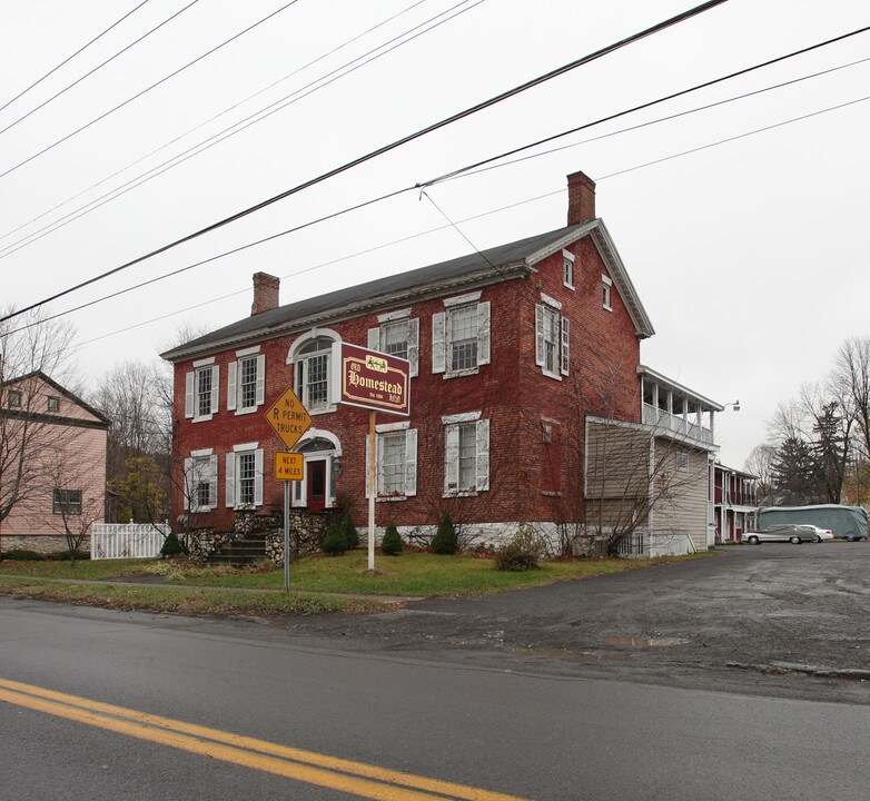6 Church St in Nassau, NY - Foto de edificio