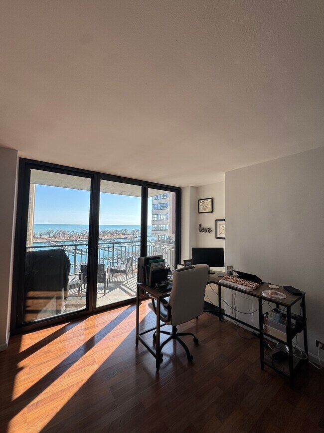 3430 N Lake Shore Dr, Unit 12K in Chicago, IL - Foto de edificio - Building Photo