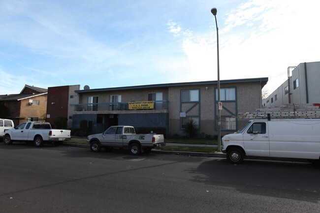 20346 Cohasset St in Canoga Park, CA - Foto de edificio - Building Photo