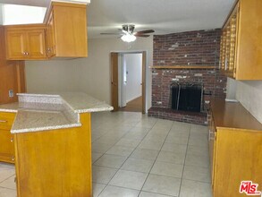 548 Hill St in Inglewood, CA - Foto de edificio - Building Photo