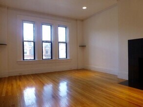 254 Newbury St, Unit 4 in Boston, MA - Building Photo - Building Photo