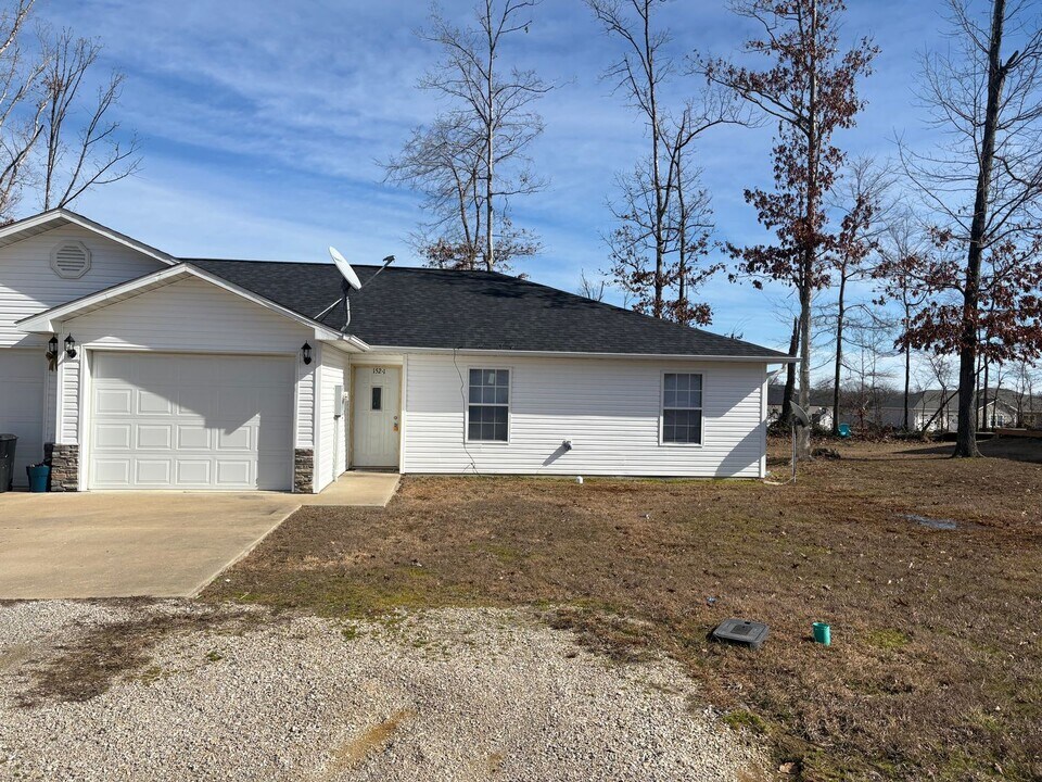 152 Perseverance Dr in Rombauer, MO - Building Photo