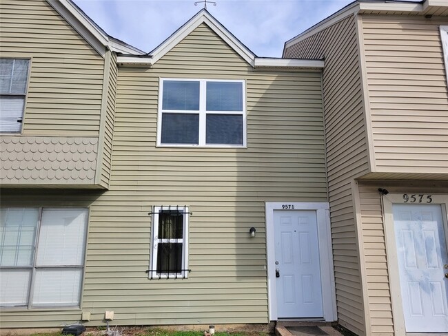 property at 9571 Olde Towne Row