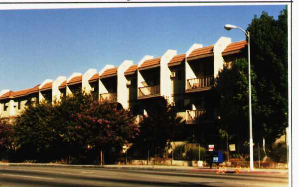 White Oak Lassen Apartments in Northridge, CA - Building Photo - Building Photo