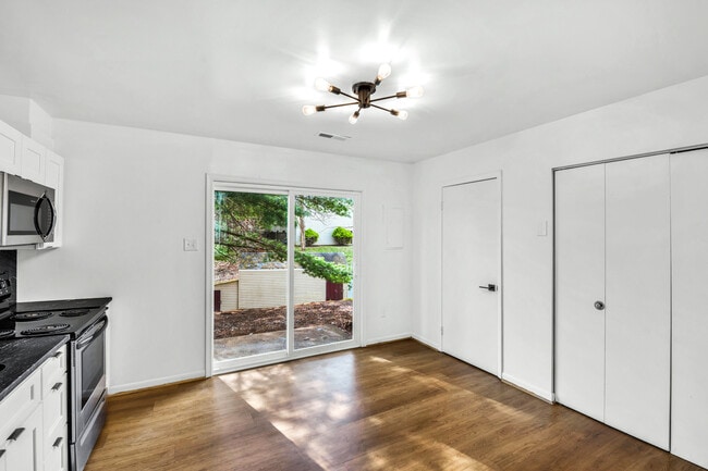 1832 Charles Ct in Charlottesville, VA - Building Photo - Building Photo