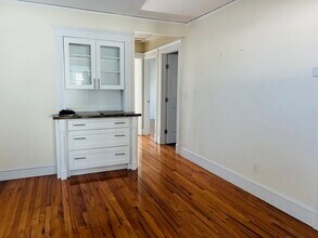 128 Woodruff Ave in Medford, MA - Building Photo - Building Photo