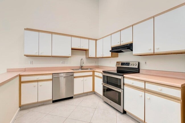 property at 3121 Florida Blvd